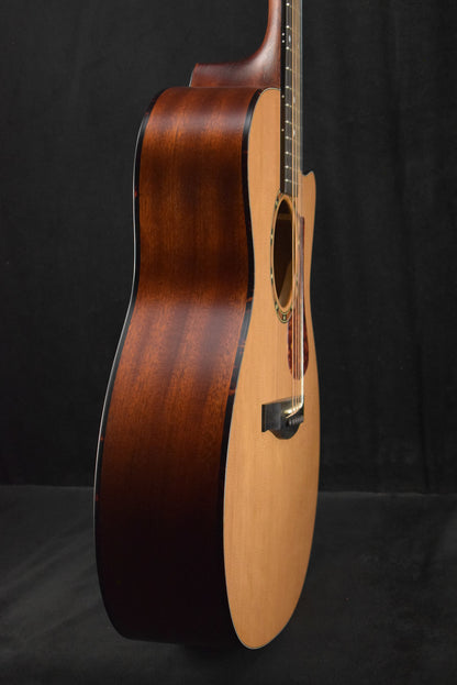 Eastman AC122-2CE Cedar Top Acoustic Electric Grand Auditorium Natural Truetone Satin