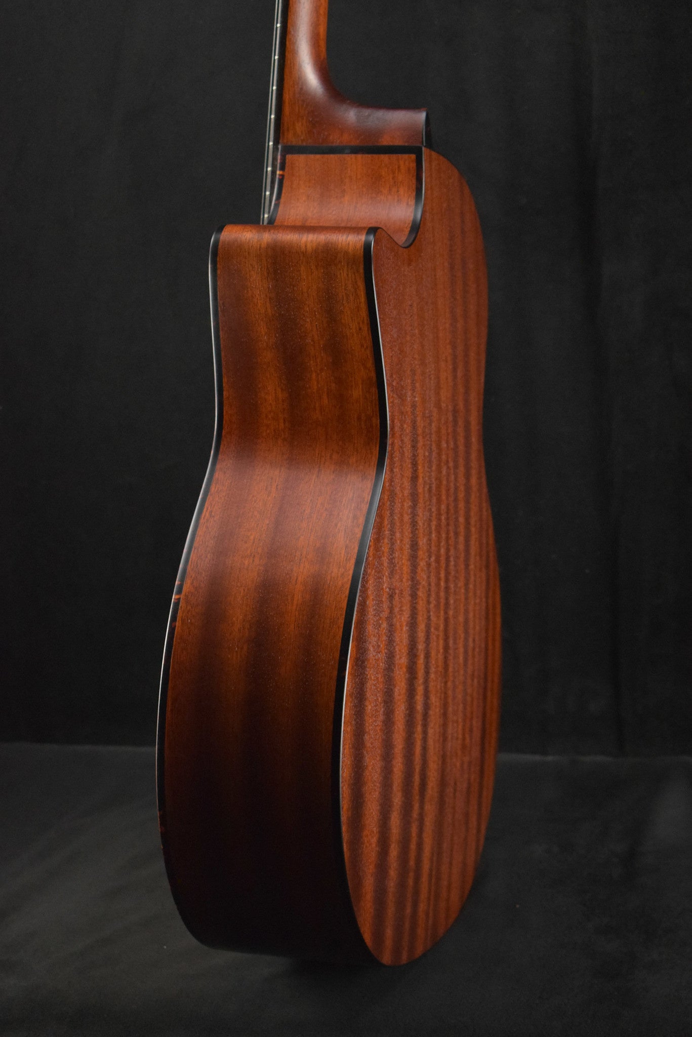 Eastman AC122-2CE Cedar Top Acoustic Electric Grand Auditorium Natural Truetone Satin