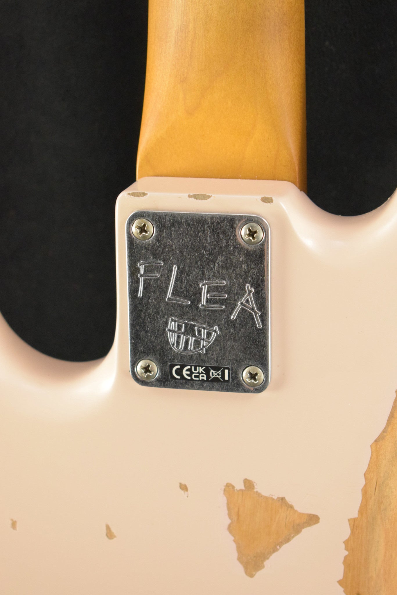 Fender Flea Jazz Bass Roadworn Shell Pink Rosewood Fingerboard