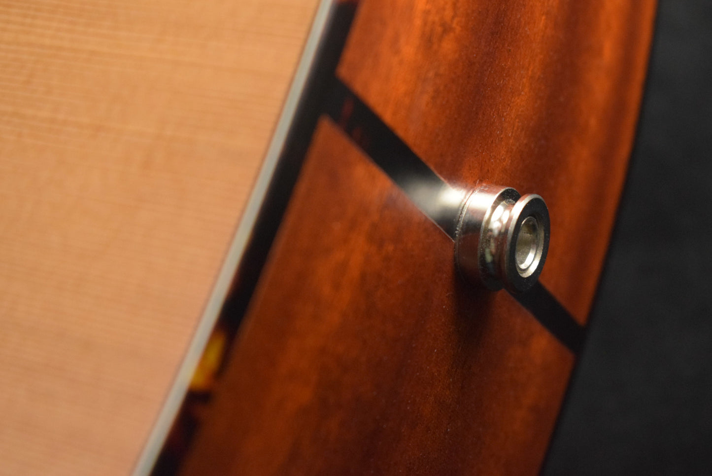 Eastman AC122-2CE Cedar Top Acoustic Electric Grand Auditorium Natural Truetone Satin