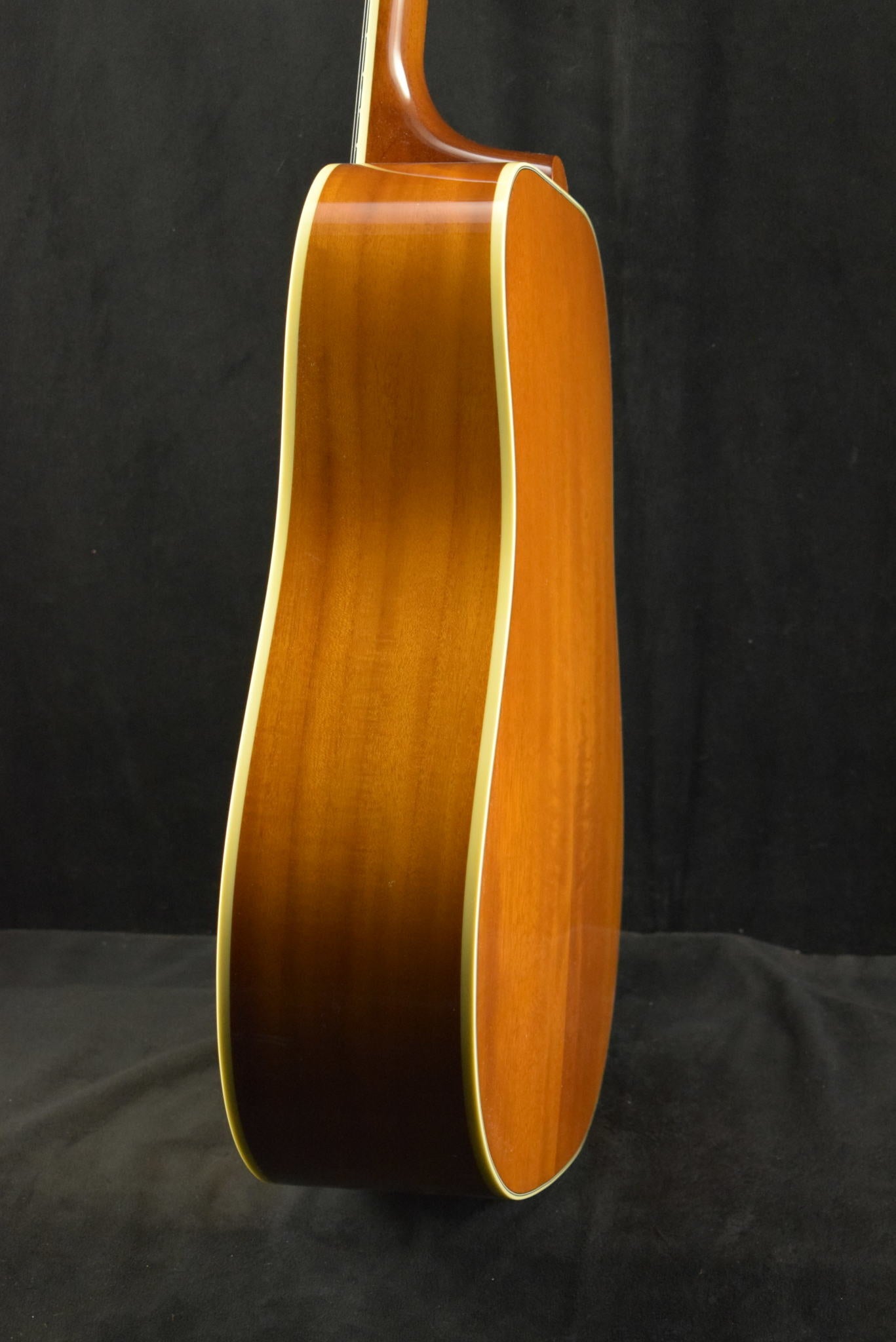 Gibson Hummingbird Original Heritage Cherry Sunburst