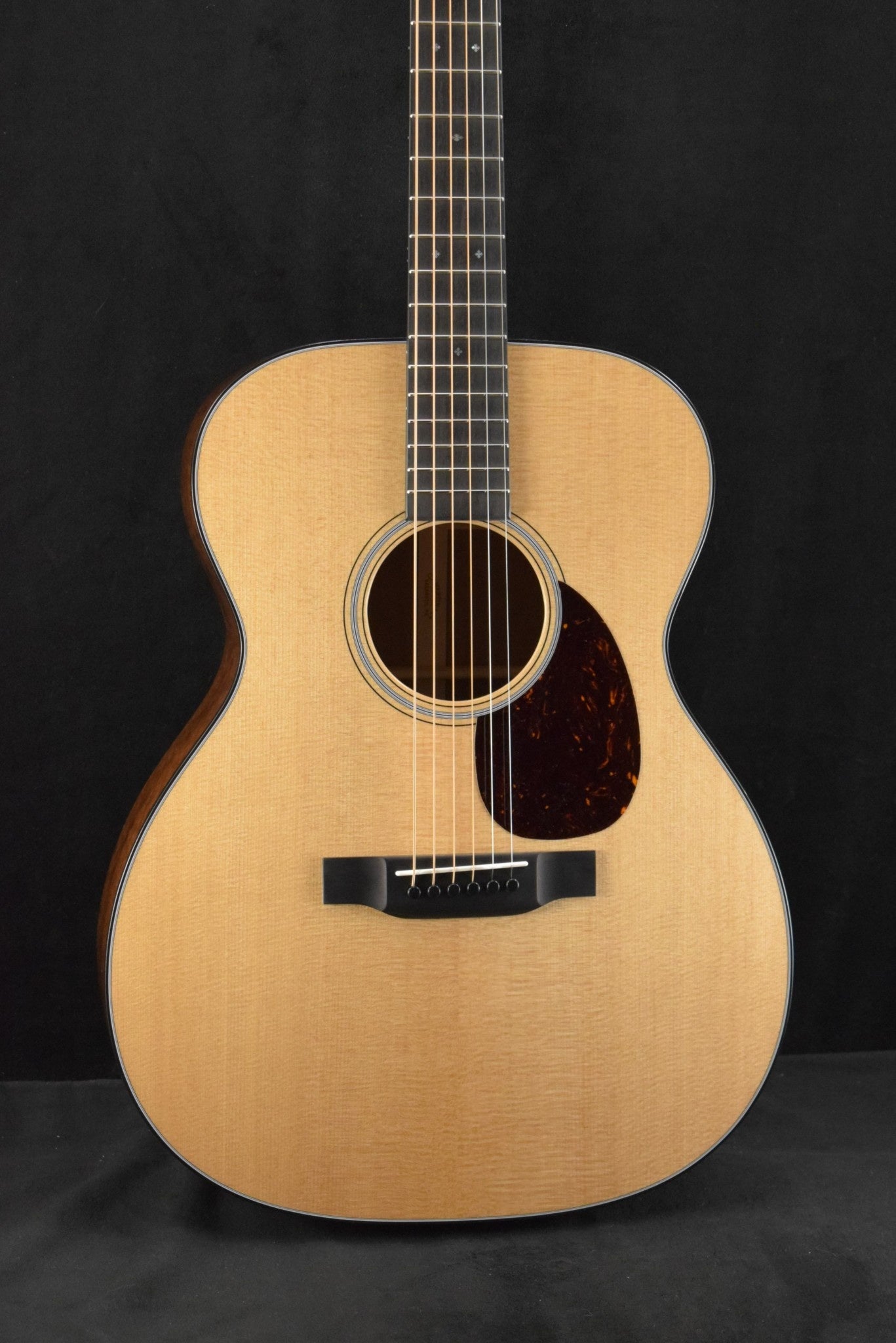 Martin Custom Shop 000/OM Auditorium Quilted Pommele Sapele Sitka Spruce VTS Natural