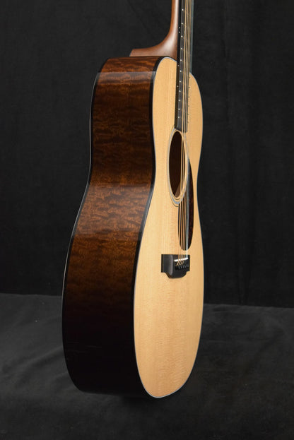 Martin Custom Shop 000/OM Auditorium Quilted Pommele Sapele Sitka Spruce VTS Natural