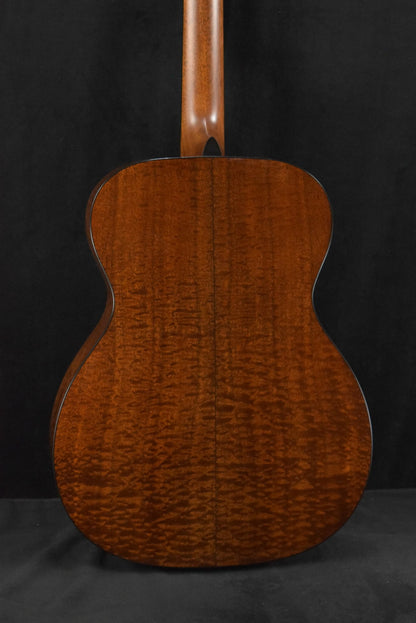 Martin Custom Shop 000/OM Auditorium Quilted Pommele Sapele Sitka Spruce VTS Natural