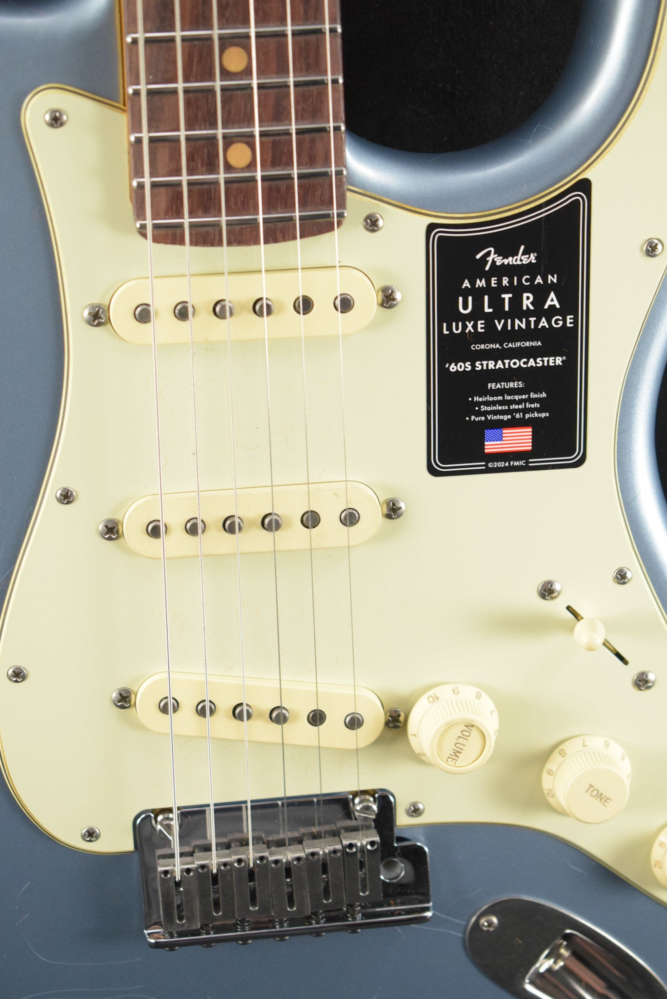 Fender American Ultra Luxe Vintage '60s Stratocaster Ice Blue Metallic Rosewood Fingerboard
