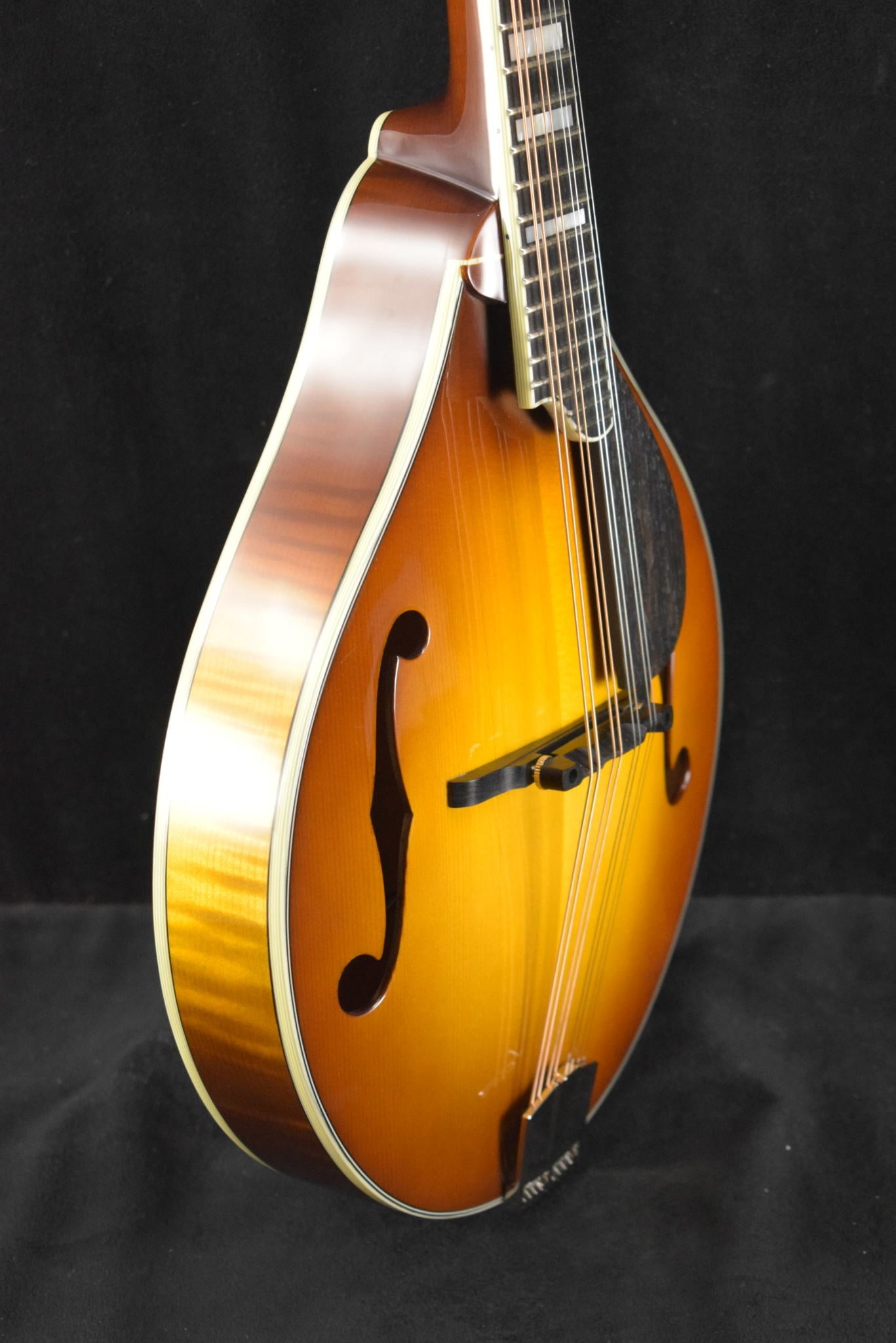 Eastman MD605-GB A-Style F-Hole Electric Mandolin Goldburst