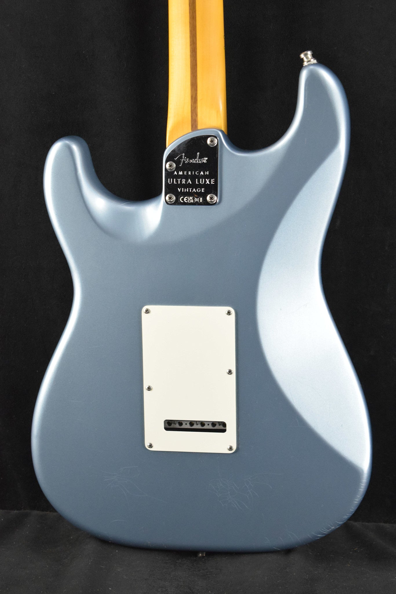 Fender American Ultra Luxe Vintage '60s Stratocaster Ice Blue Metallic Rosewood Fingerboard