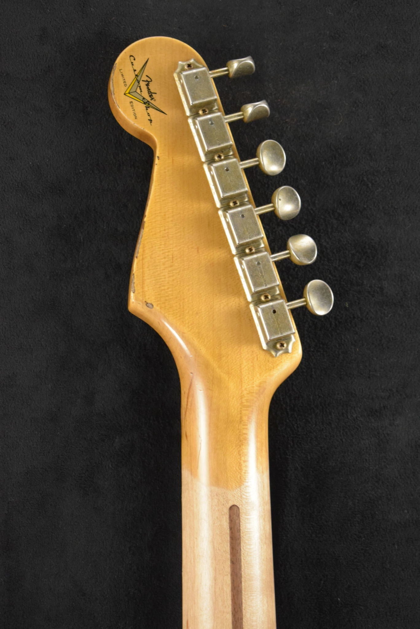 Fender Limited Edition 70th Anniversary 1954 Stratocaster Relic Wide-Fade 2-Color Sunburst