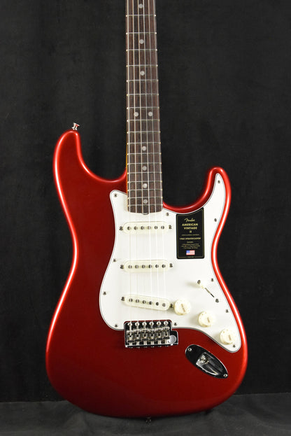 Fender American Vintage II 1965 Stratocaster Candy Apple Red Round-Lam Rosewood Fingerboard