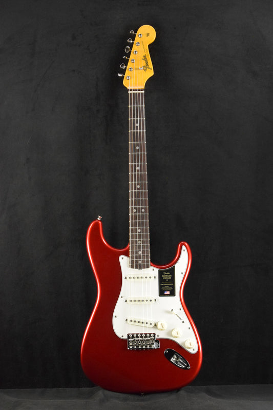Fender American Vintage II 1965 Stratocaster Candy Apple Red Round-Lam Rosewood Fingerboard