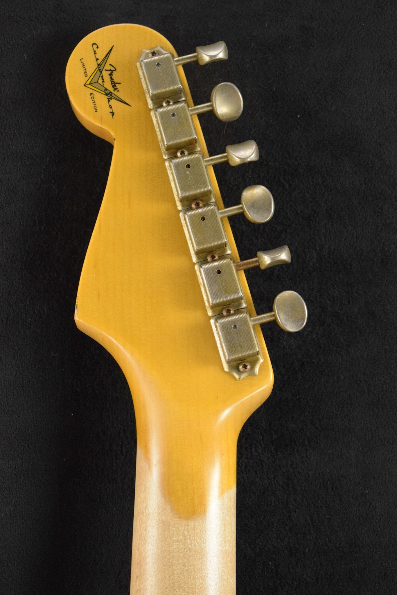 Fender Limited Edition Fat '64 Stratocaster Journeyman Relic Aged Dakota Red 3A Rosewood Fingerboard,