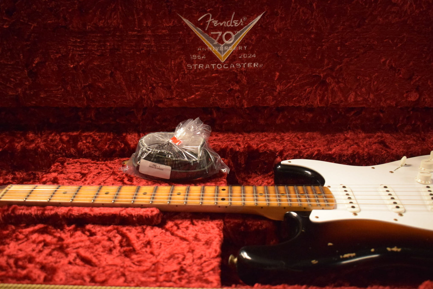 Fender Limited Edition 70th Anniversary 1954 Stratocaster Relic Wide-Fade 2-Color Sunburst
