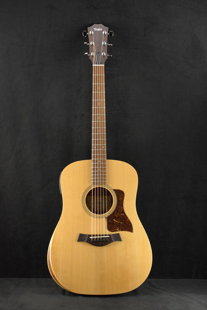 Taylor Academy 10e Dreadnought Walnut/Torrefied Spruce Natural