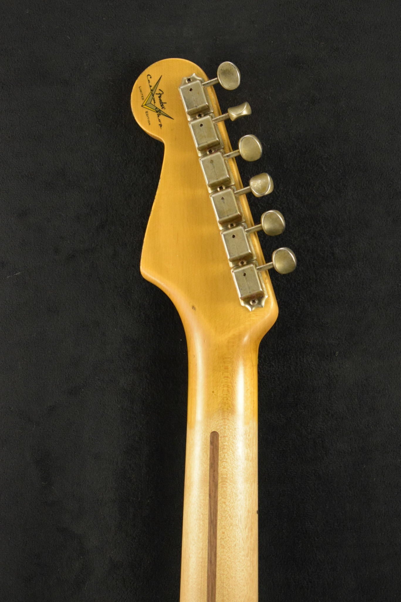 Fender Limited Edition 70th Anniversary 1954 Stratocaster Heavy Relic Wide-Fade 2-Color Sunburst