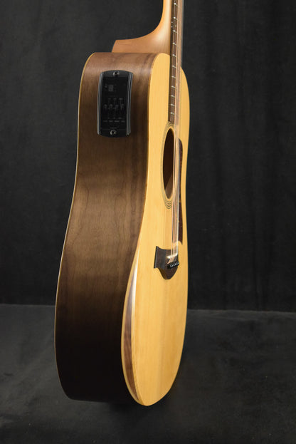 Taylor Academy 10e Dreadnought Walnut/Torrefied Spruce Natural