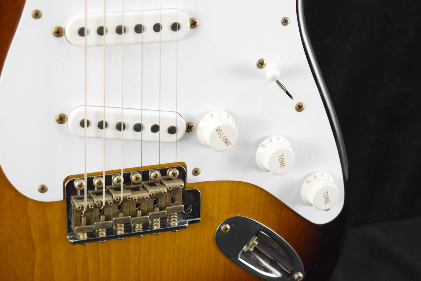 Fender Limited Edition 70th Anniversary 1954 Stratocaster Journeyman Relic Wide-Fade 2-Color Sunburst