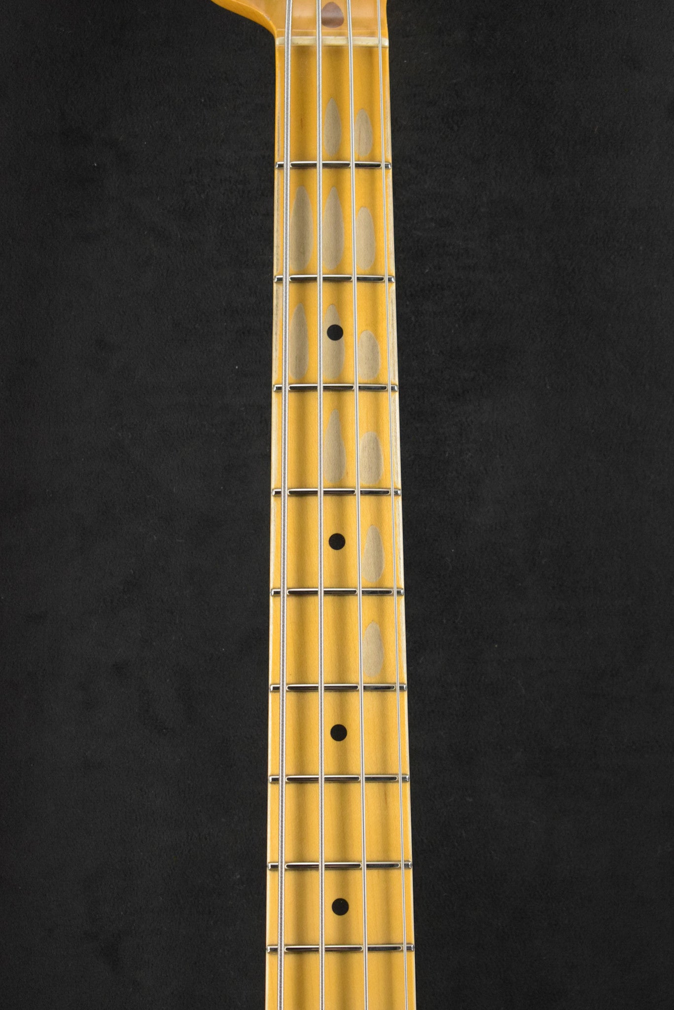 Fender 1958 Precision Bass Relic Aged Desert Sand 1-Piece Quartersawn Maple Neck Fingerboard