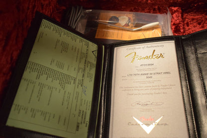 Fender Limited Edition 70th Anniversary 1954 Stratocaster Heavy Relic Wide-Fade 2-Color Sunburst