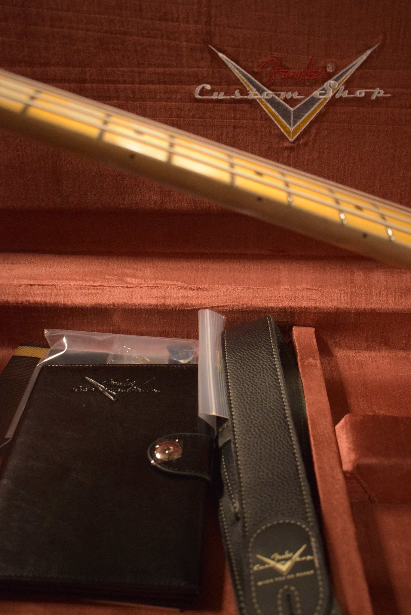 Fender 1958 Precision Bass Relic Aged Desert Sand 1-Piece Quartersawn Maple Neck Fingerboard