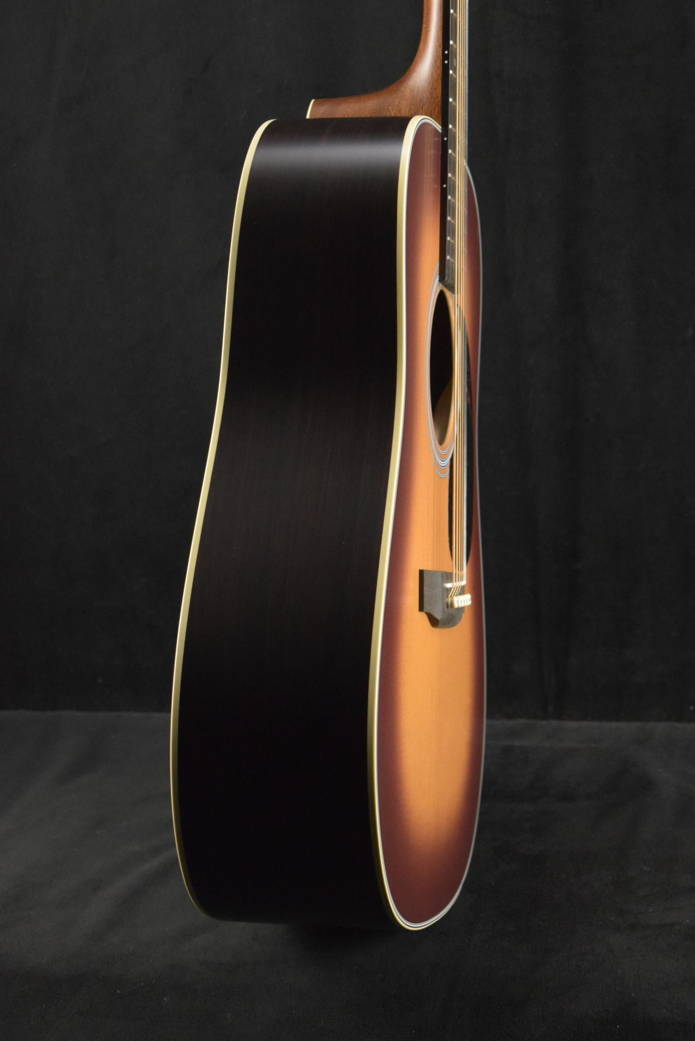 Martin D-28 Satin Amberburst