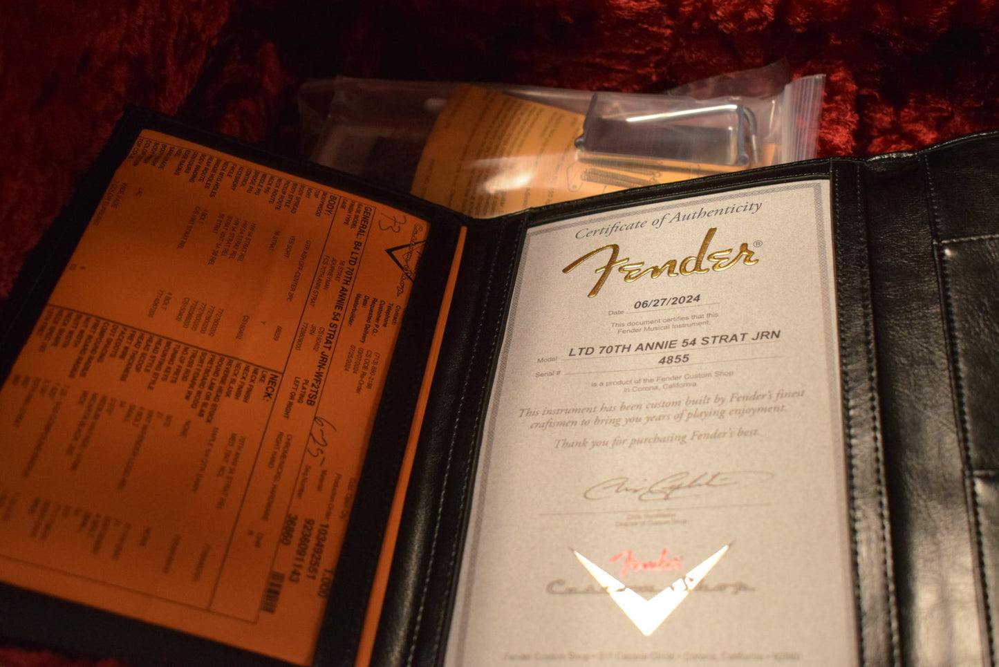 Fender Limited Edition 70th Anniversary 1954 Stratocaster Journeyman Relic Wide-Fade 2-Color Sunburst