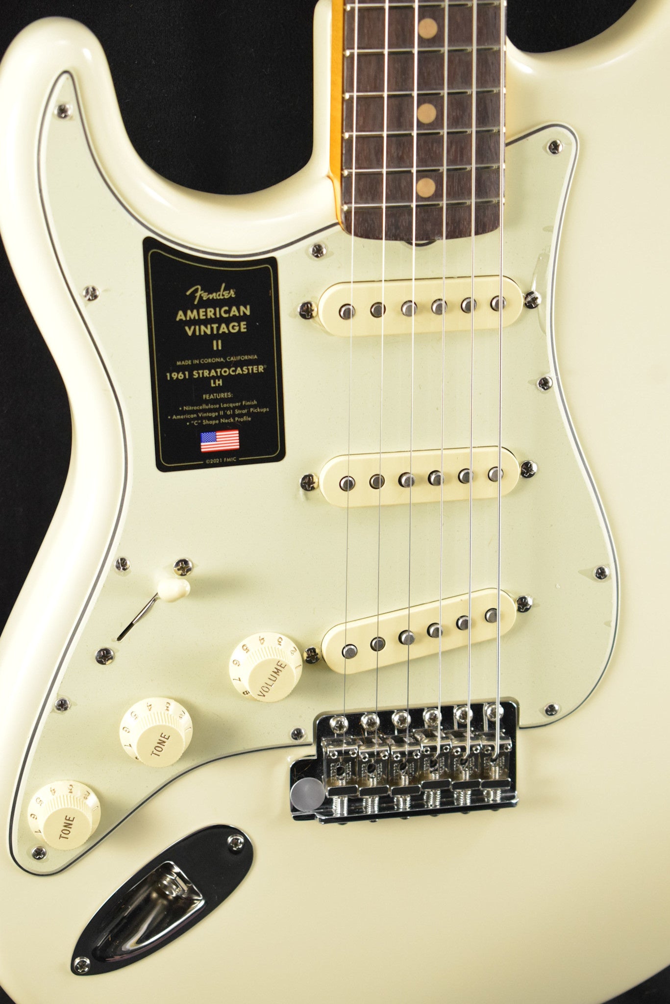 Fender American Vintage II 1961 Stratocaster Left-Hand Olympic White Rosewood Fingerboard