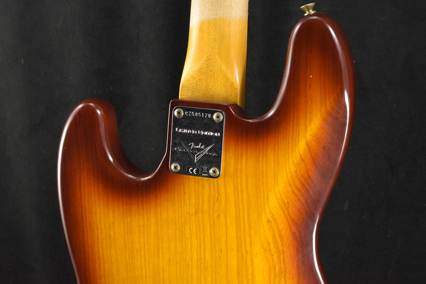 Fender Limited Edition Jazz Bass Special Journeyman Relic Tobacco Sunburst Rosewood Fingerboard