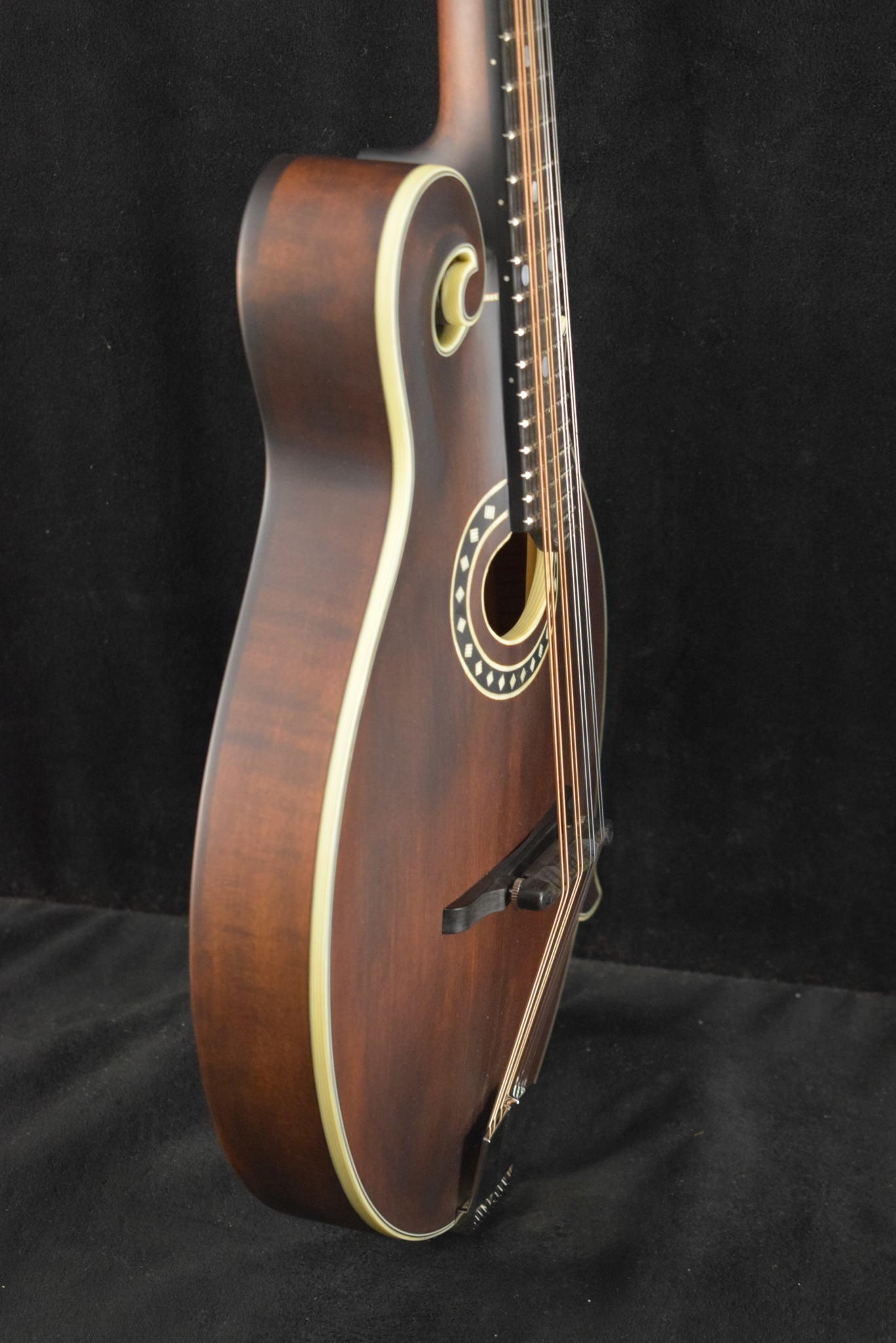 Eastman MD314 F-Style Oval-Hole Mandolin Classic Satin Finish
