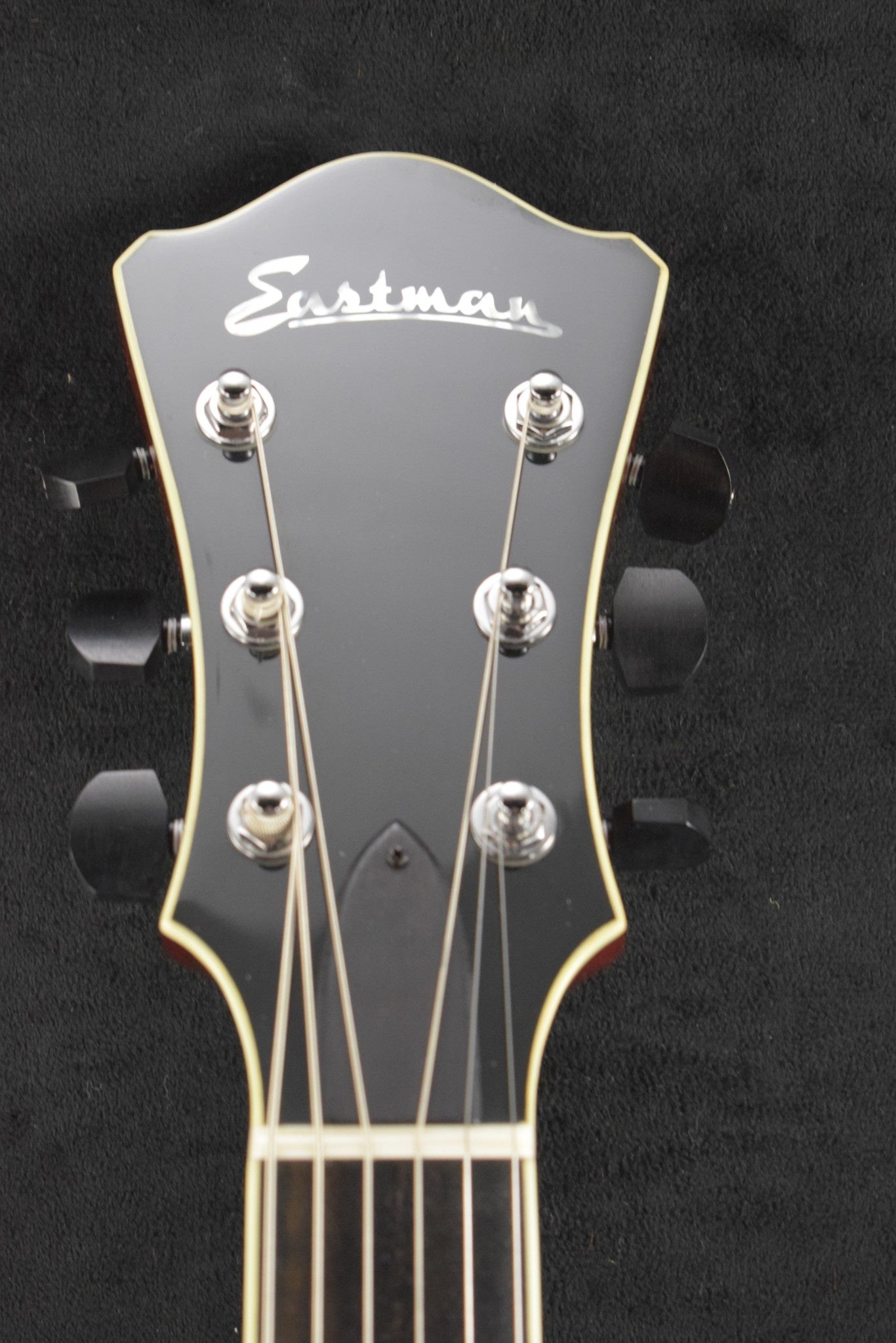 Eastman AR605CED Archtop Classic Truetone Gloss