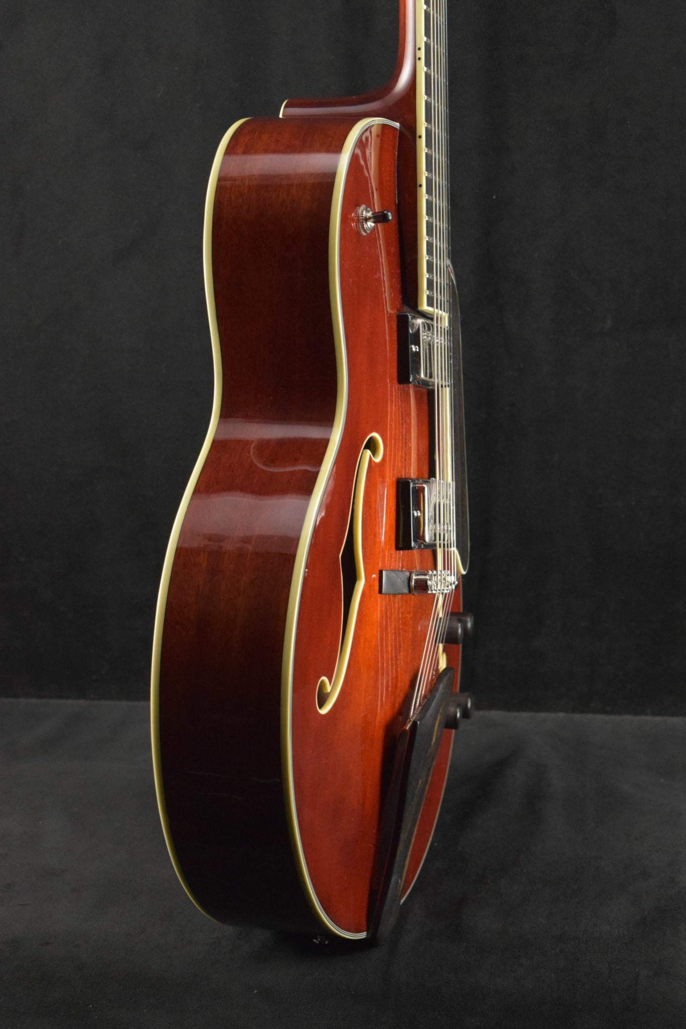Eastman AR605CED Archtop Classic Truetone Gloss