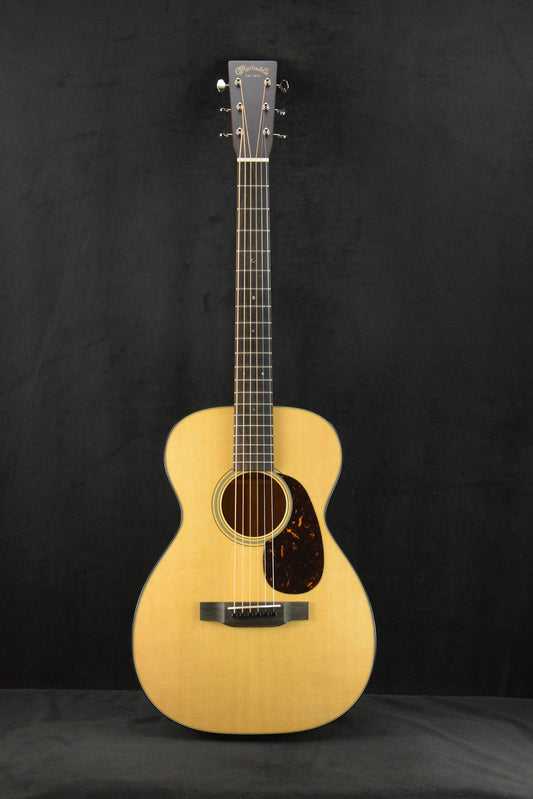 Martin 0-18 Natural