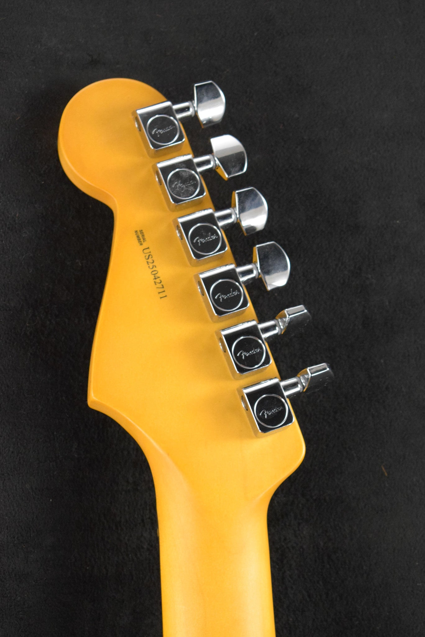 Fender American Professional II Stratocaster HSS 3-Color Sunburst Rosewood Fingerboard