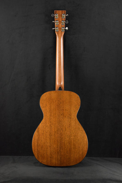 Martin 0-18 Natural