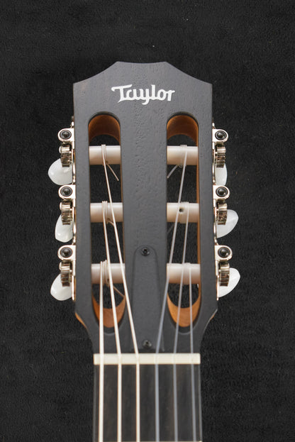 Taylor 214ce-N Nylon-String Natural