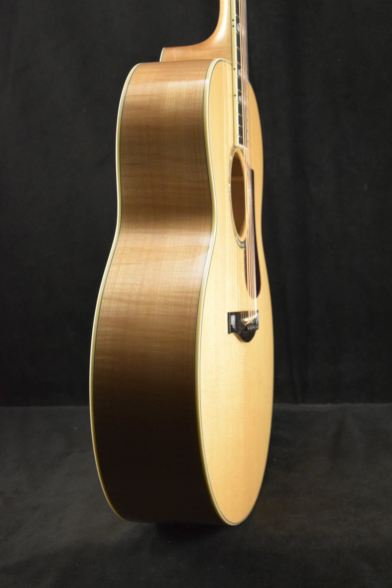 Eastman AC630-BD Jumbo Blonde Truetone Gloss