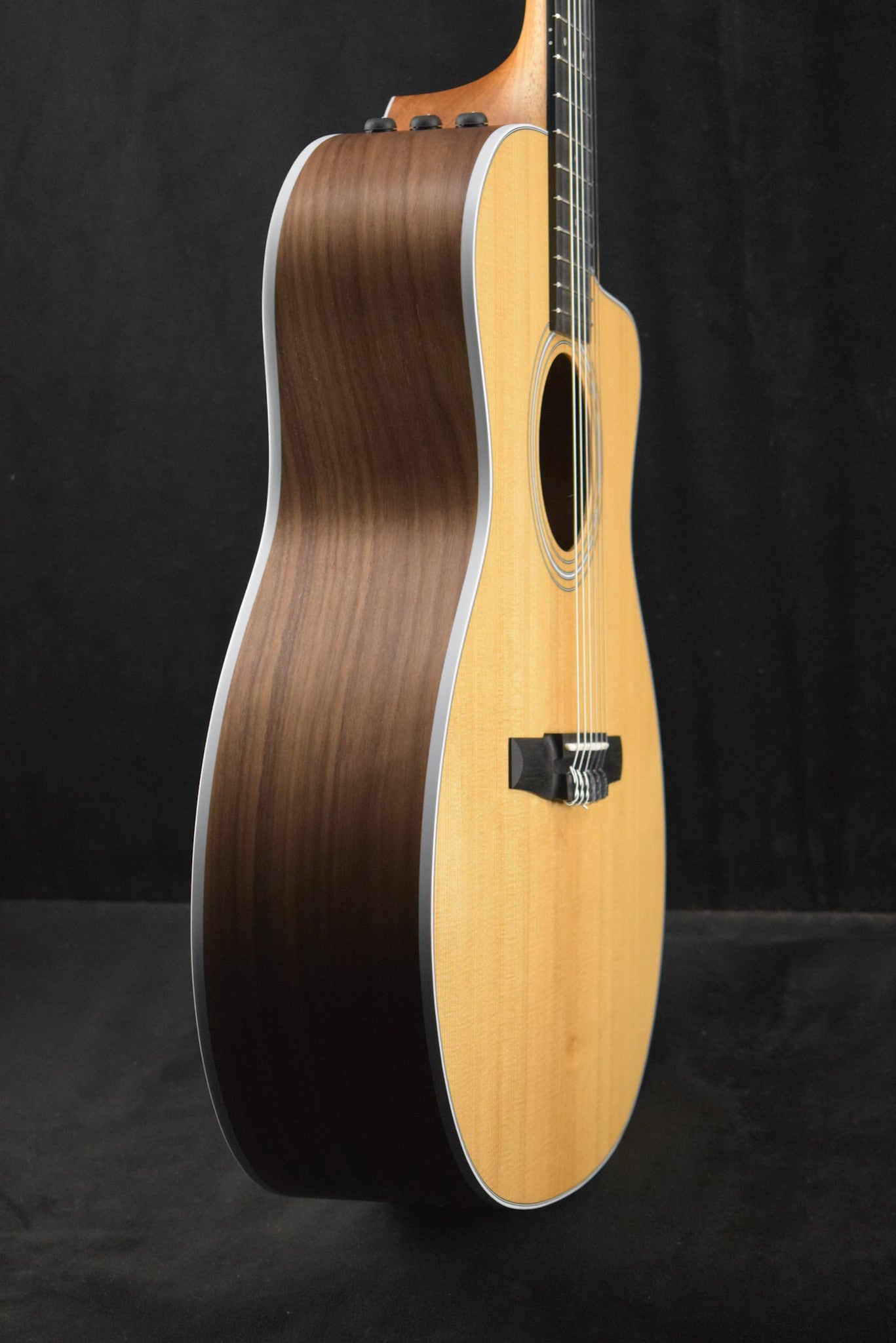 Taylor 214ce-N Nylon-String Natural