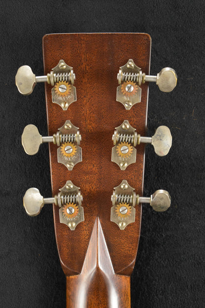 Martin Custom Shop D-28 Authentic 1937 Stage 1 Aging Ambertone