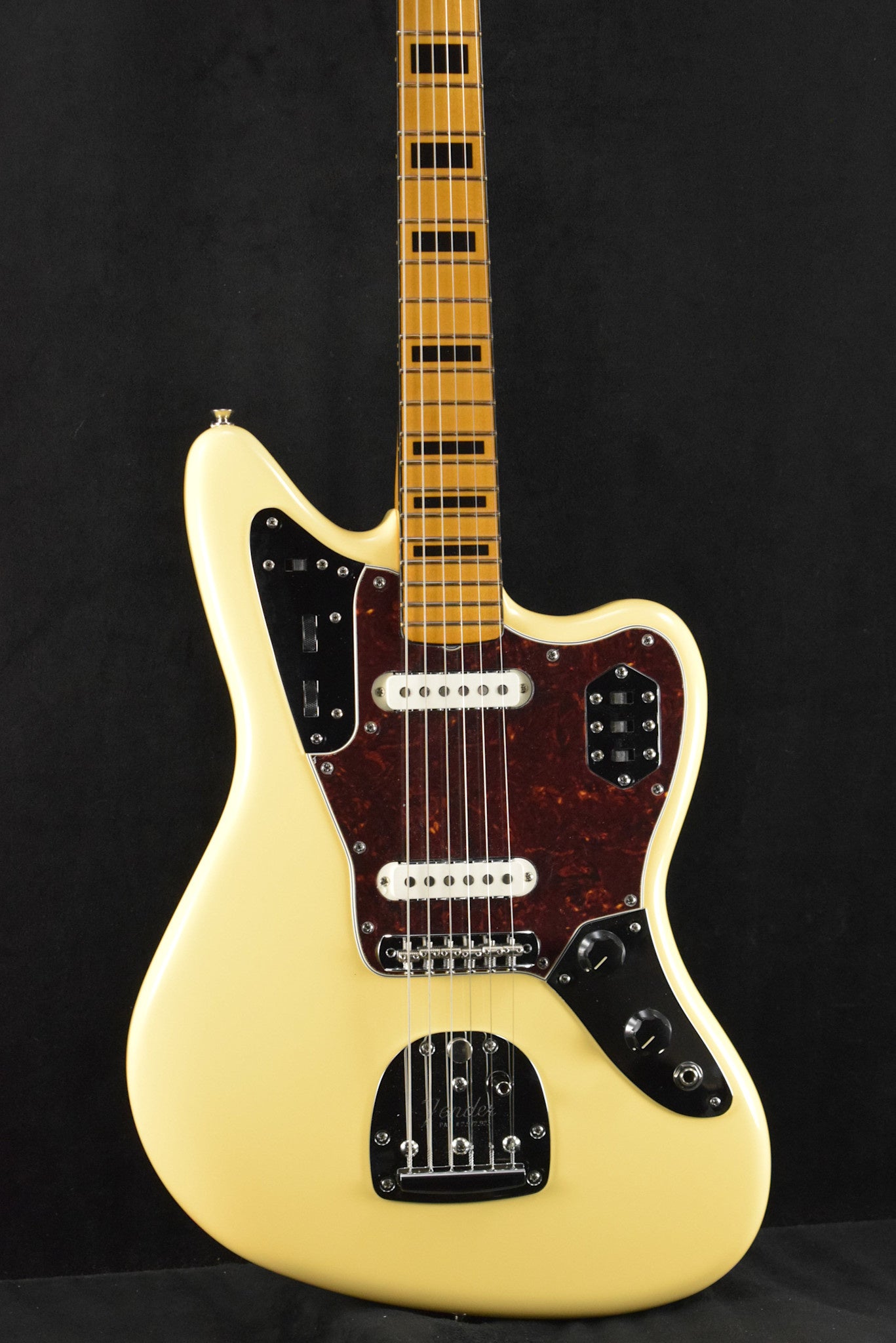 Fender Vintera II '70s Jaguar Vintage White Maple Fingerboard