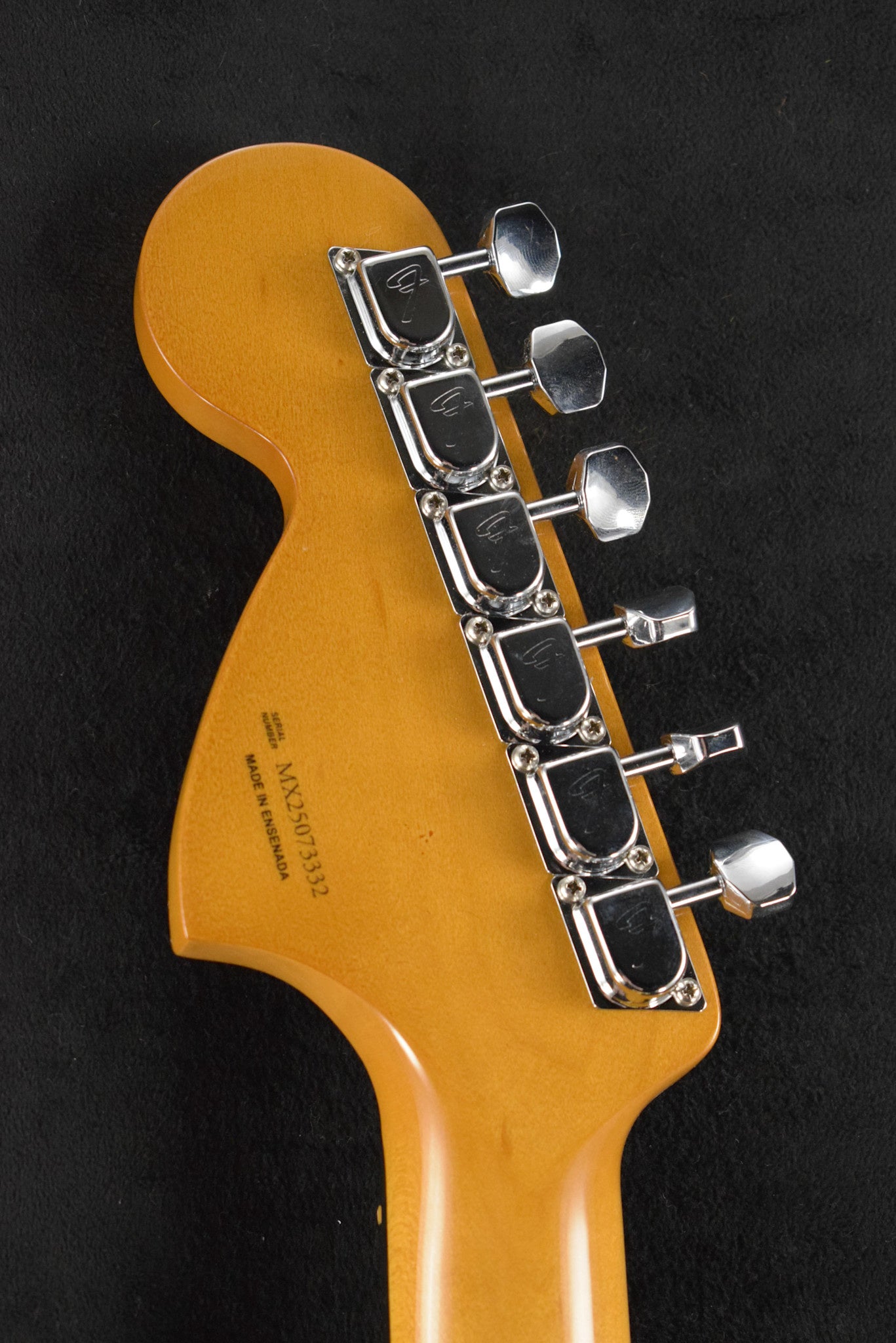 Fender Vintera II '70s Jaguar Vintage White Maple Fingerboard