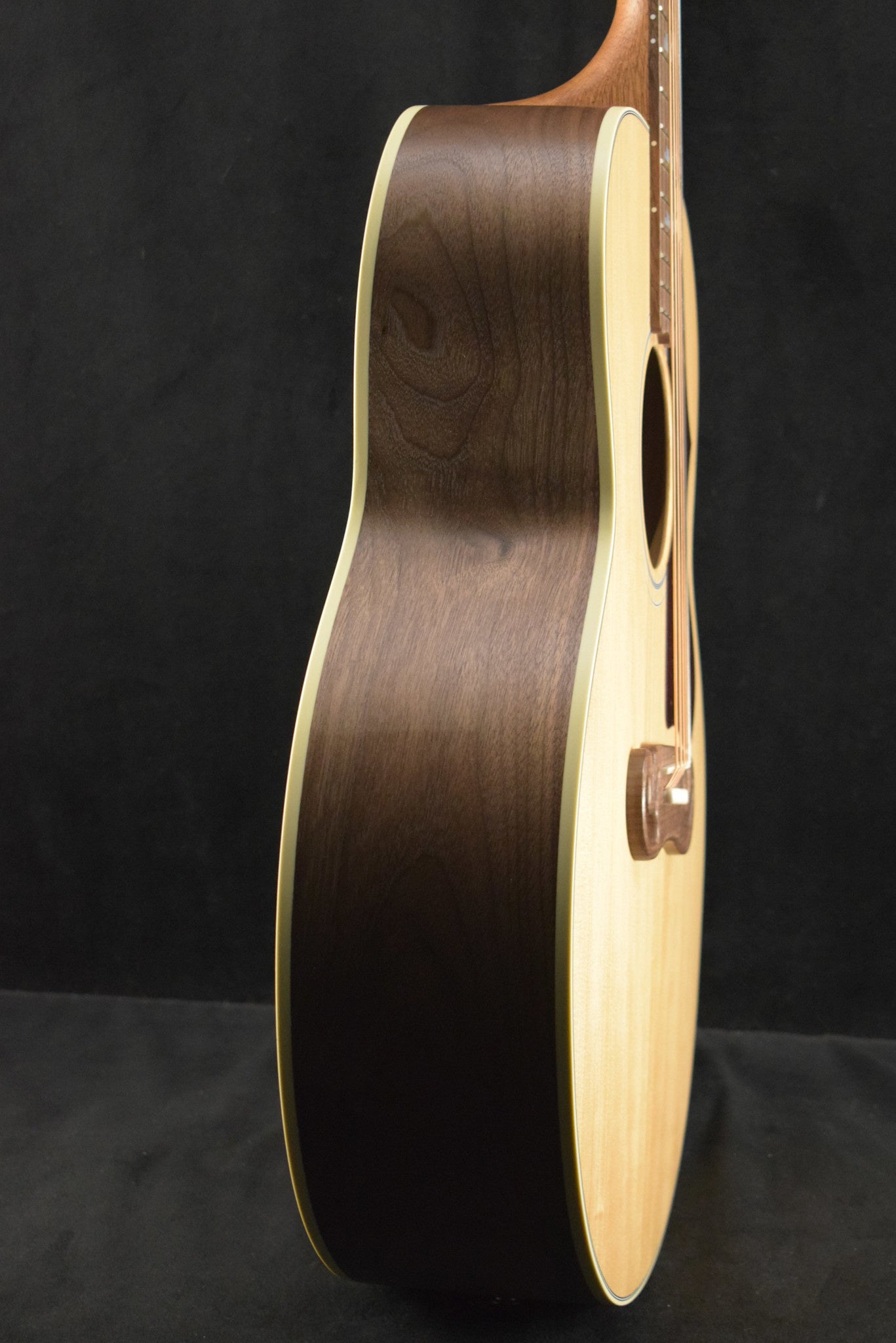 Gibson SJ-200 Studio Walnut Satin Natural