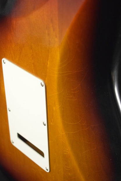 Fender American Ultra Luxe Vintage '50s Stratocaster 3-Color Sunburst Maple Fingerboard