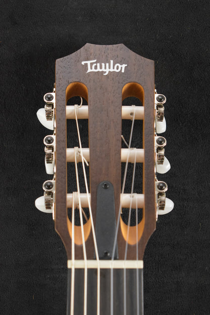 Taylor Academy 12e-N Nylon-String Acoustic-Electric Natural