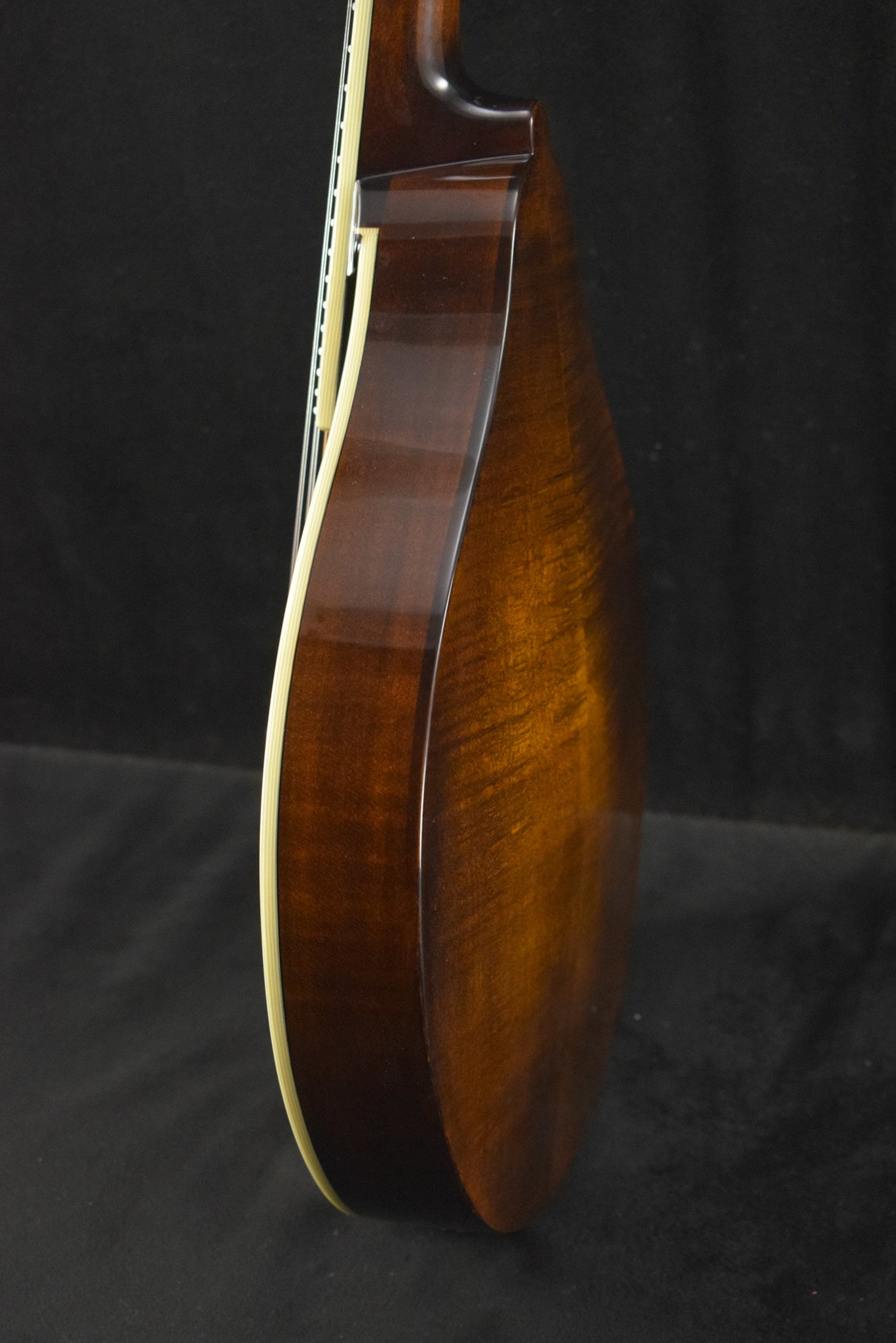 Eastman MD505-CS A-Style F-Hole Mandolin Classic Sunburst