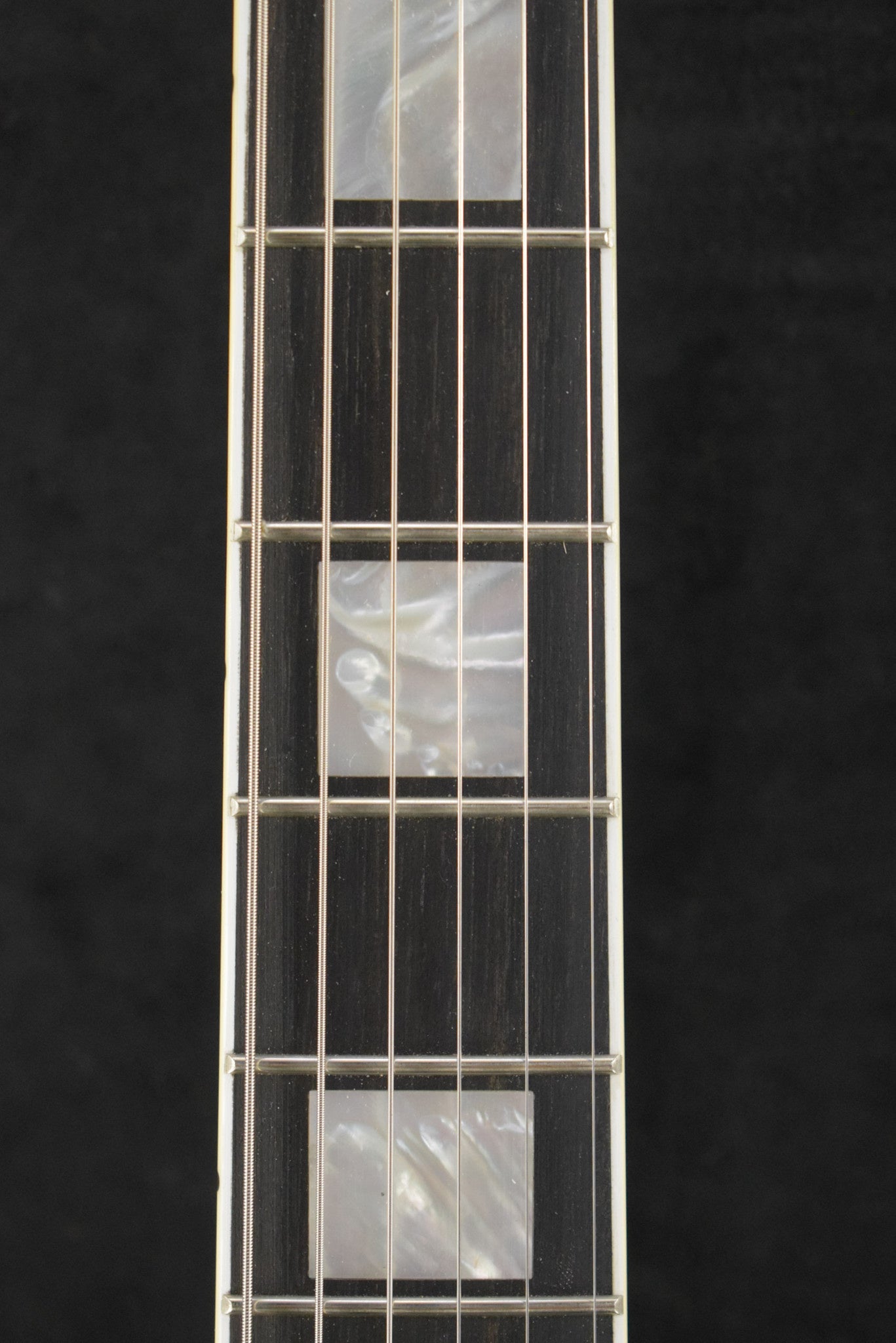 Epiphone IGC 1963 Les Paul SG Custom With Maestro Vibrola Classic White (Includes Hard Case)