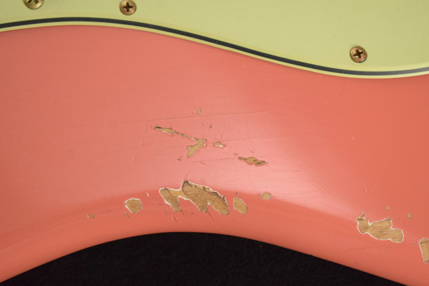 Fender Limited Edition '60 Stratocaster Relic - Faded Aged Tahitian Coral 3A Rosewood Fingerboard