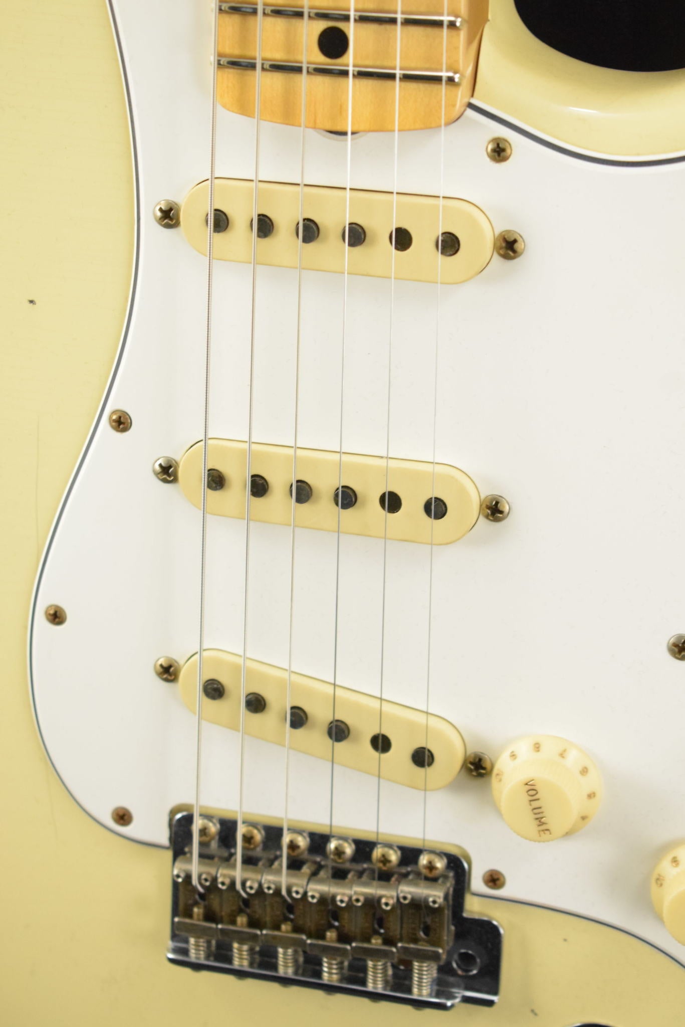 Fender Custom Shop Limited Edition '69 Stratocaster Journeyman Relic - Aged Vintage White