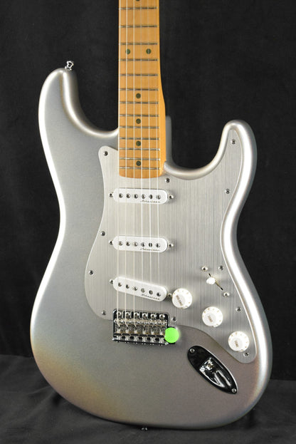 Fender H.E.R. Signature Stratocaster Chrome Glow
