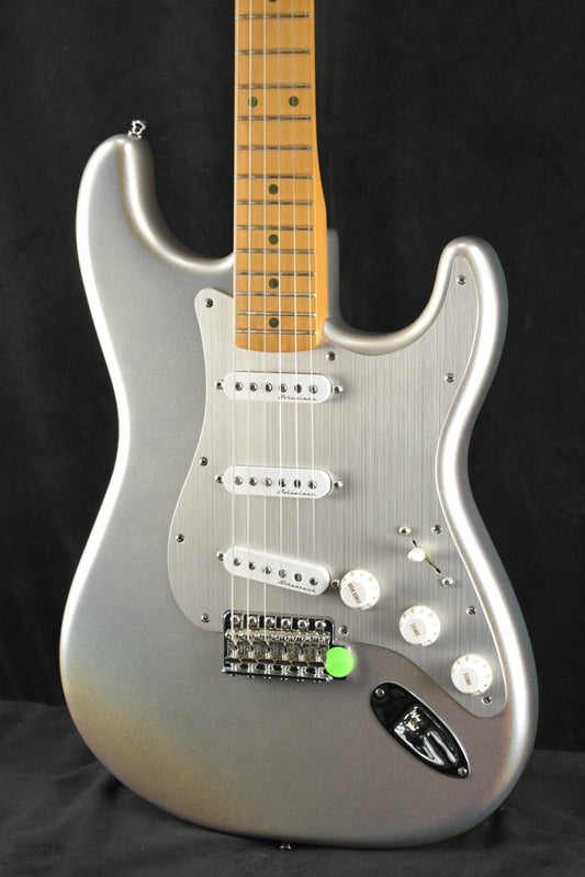 Fender H.E.R. Signature Stratocaster Chrome Glow