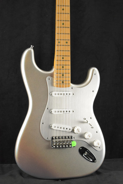 Fender H.E.R. Signature Stratocaster Chrome Glow