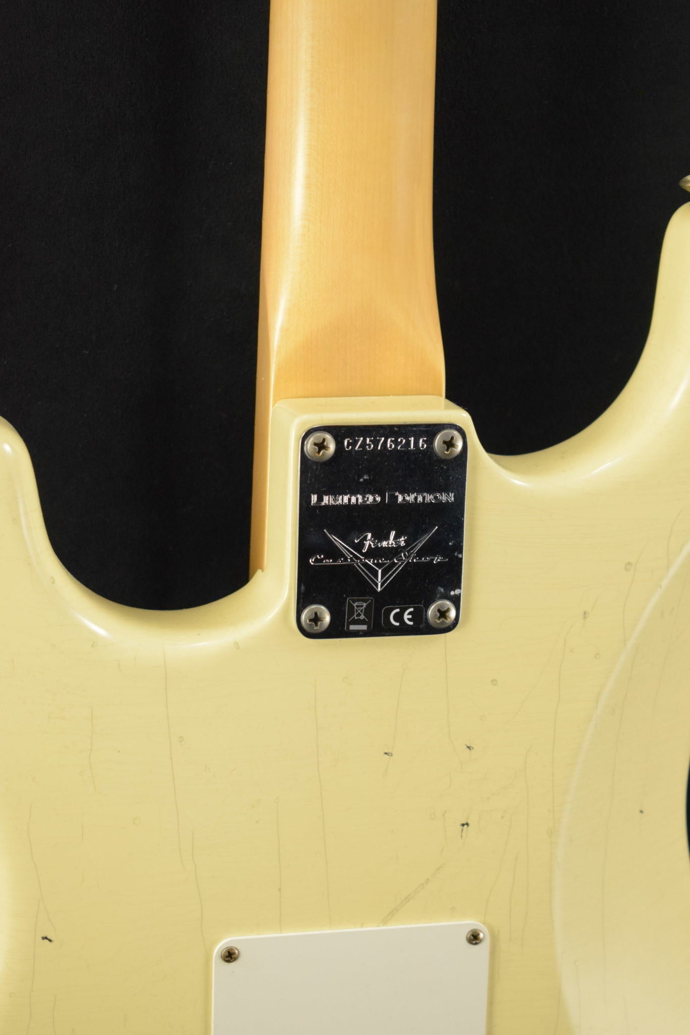 Fender Custom Shop Limited Edition '69 Stratocaster Journeyman Relic - Aged Vintage White